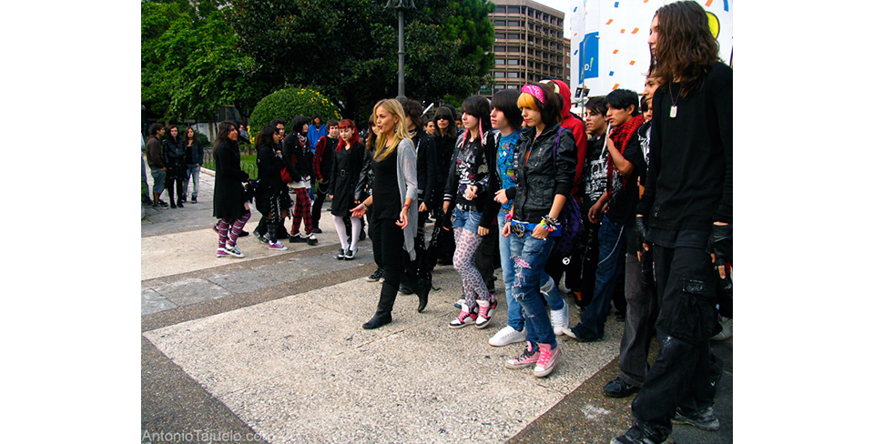 Tribus urbanas marchando