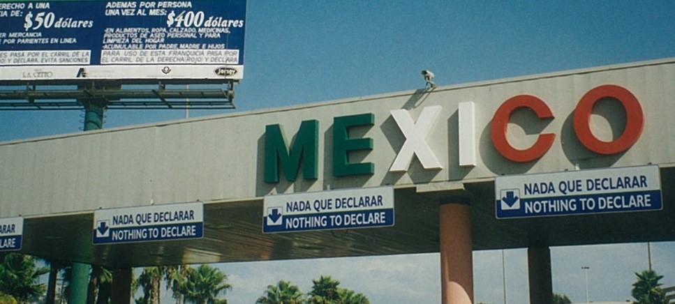 nombre de México en la frontera San Diego-Tijuana