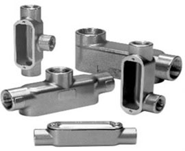 Imagen que muestra cajas de conexión metálicas