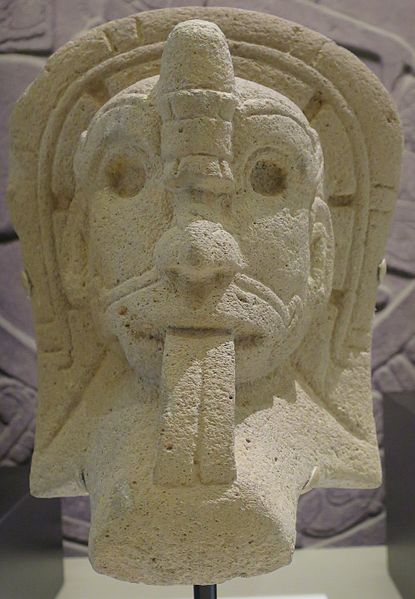 Palma de piedra tallada