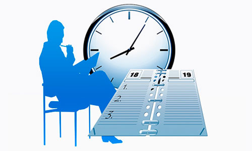 silueta de persona sentada, un reloj y una agenda.