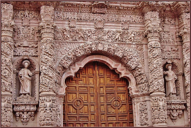 Fotografía en que se aprecian algunos rasgos de la fachada de la Catedral de Zacatecas