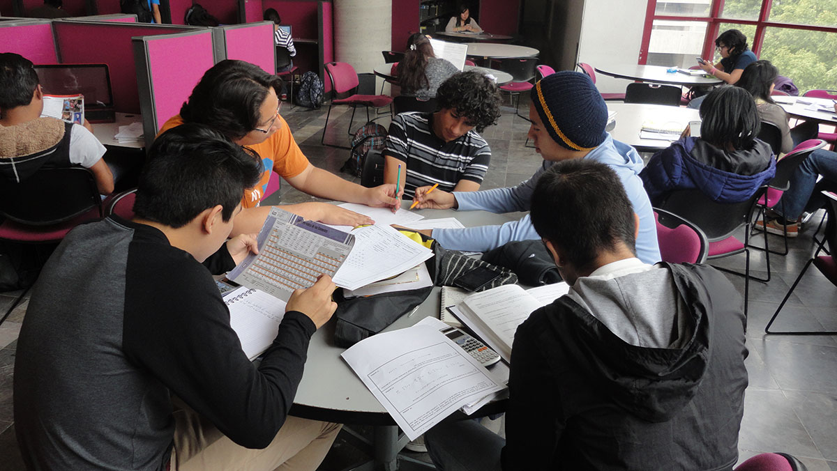 Zaldívar Zamorategui Orlando (2015) Solución a una fórmula proposicional