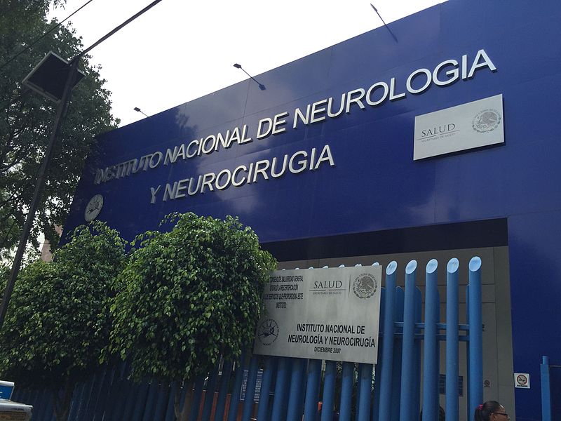 Entrada del Instituto Nacional de Neurología y Neurocirugía