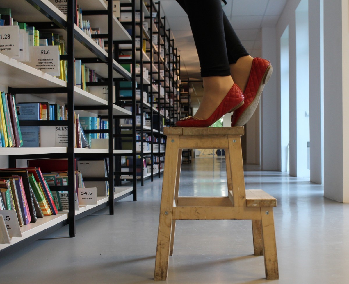 Banco de madera, dos niveles